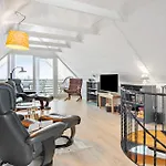 Gorgeous In With Kitchen Holiday home *