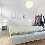 Gorgeous In With Kitchen Holiday home *